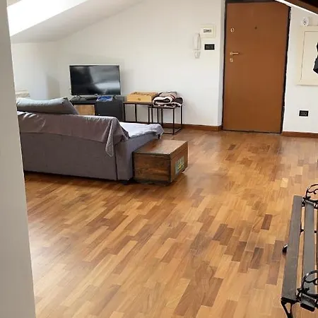 Apartment La Mansarda Di Lori